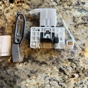 Bosch 00630783 Dishwasher Door Latch‎ NEW OEM
